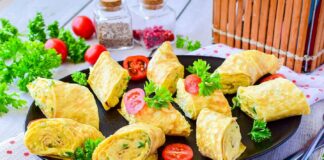 Королівський сніданок: швидкий та смачний рецепт яєчного рулету з шинкою - today.ua