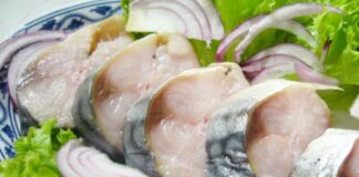 Як смачно засолити скумбрію: секрети приготування риби до свята та на кожен день - today.ua