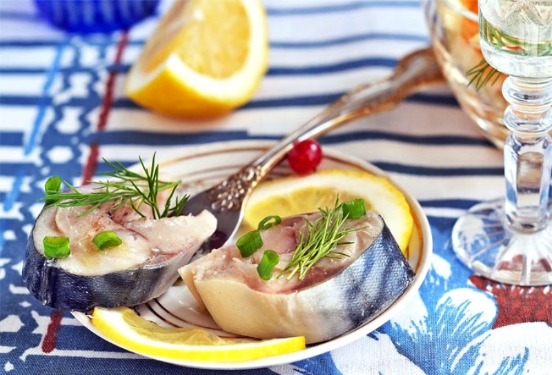 Як смачно засолити скумбрію: секрети приготування риби до свята та на кожен день