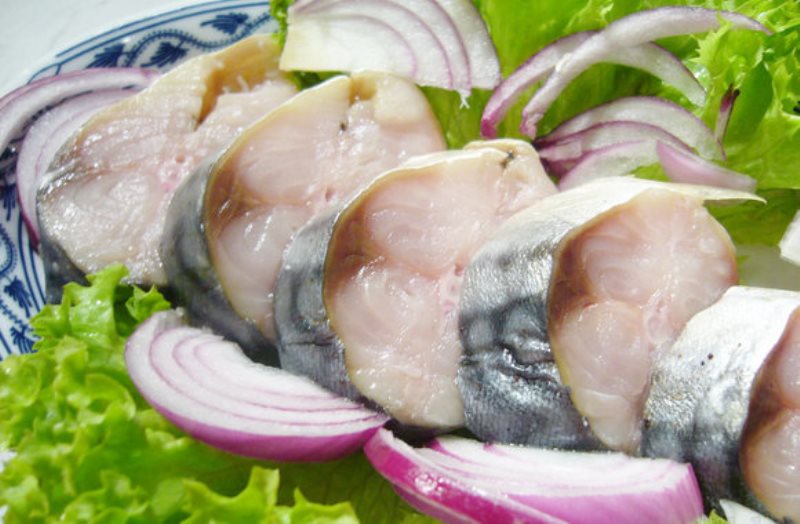Как вкусно засолить скумбрию: секреты приготовления рыбы к празднику и каждый день