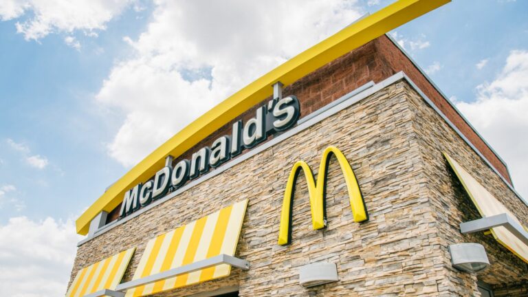 В Украине открылся McDonald's нового формата: первые фото - today.ua