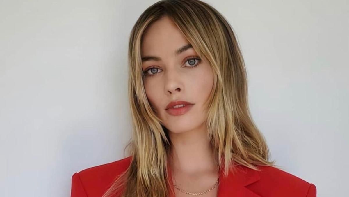 Удлиненная челка и объем: названы модные стрижки для длинных волос на зиму 2022-2023 - today.ua