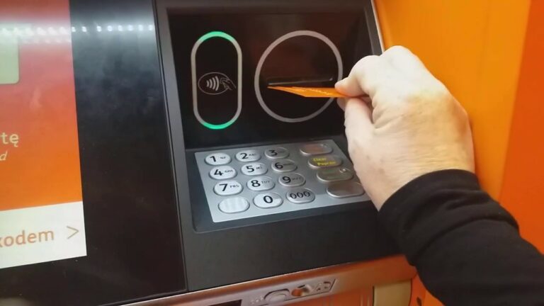 В Польше заработают новые терминалы для пополнения украинских банковских карт: какая будет комиссия - today.ua