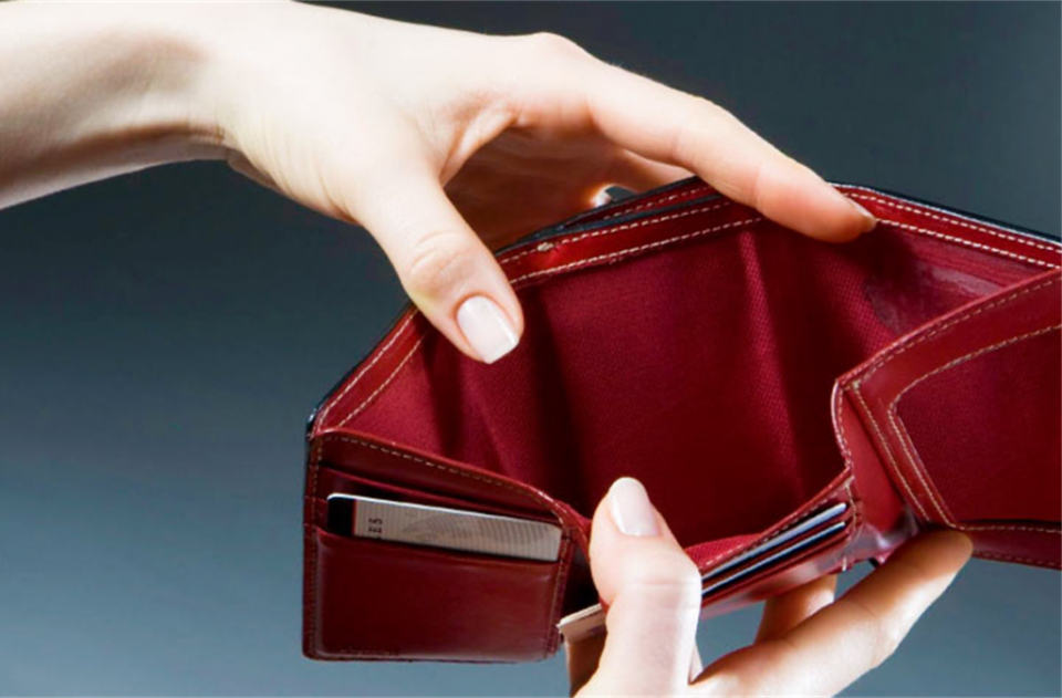 Придется затянуть пояса: названы три знака Зодиака, которые обеднеют в 2023 году - today.ua