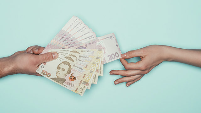 Как изменится минимальная зарплата в Украине в 2023 году: в Минфине рассказали, чего ждать гражданам
