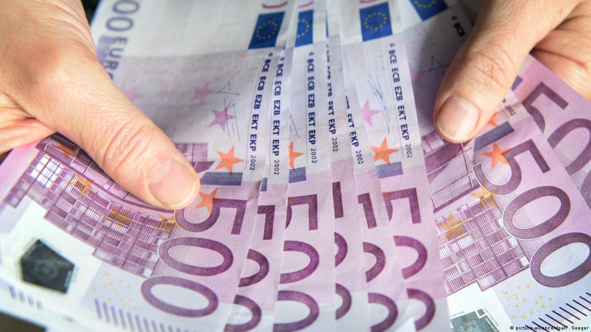 Українці в Іспанії зможуть отримувати по 500 євро допомоги: коли стартує подача заявок