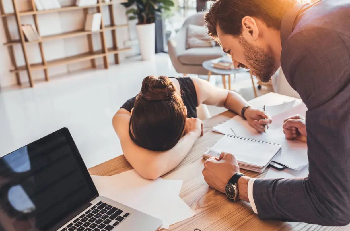 Украинцев будут штрафовать на 1700 грн: за что можно получить наказание на рабочем месте