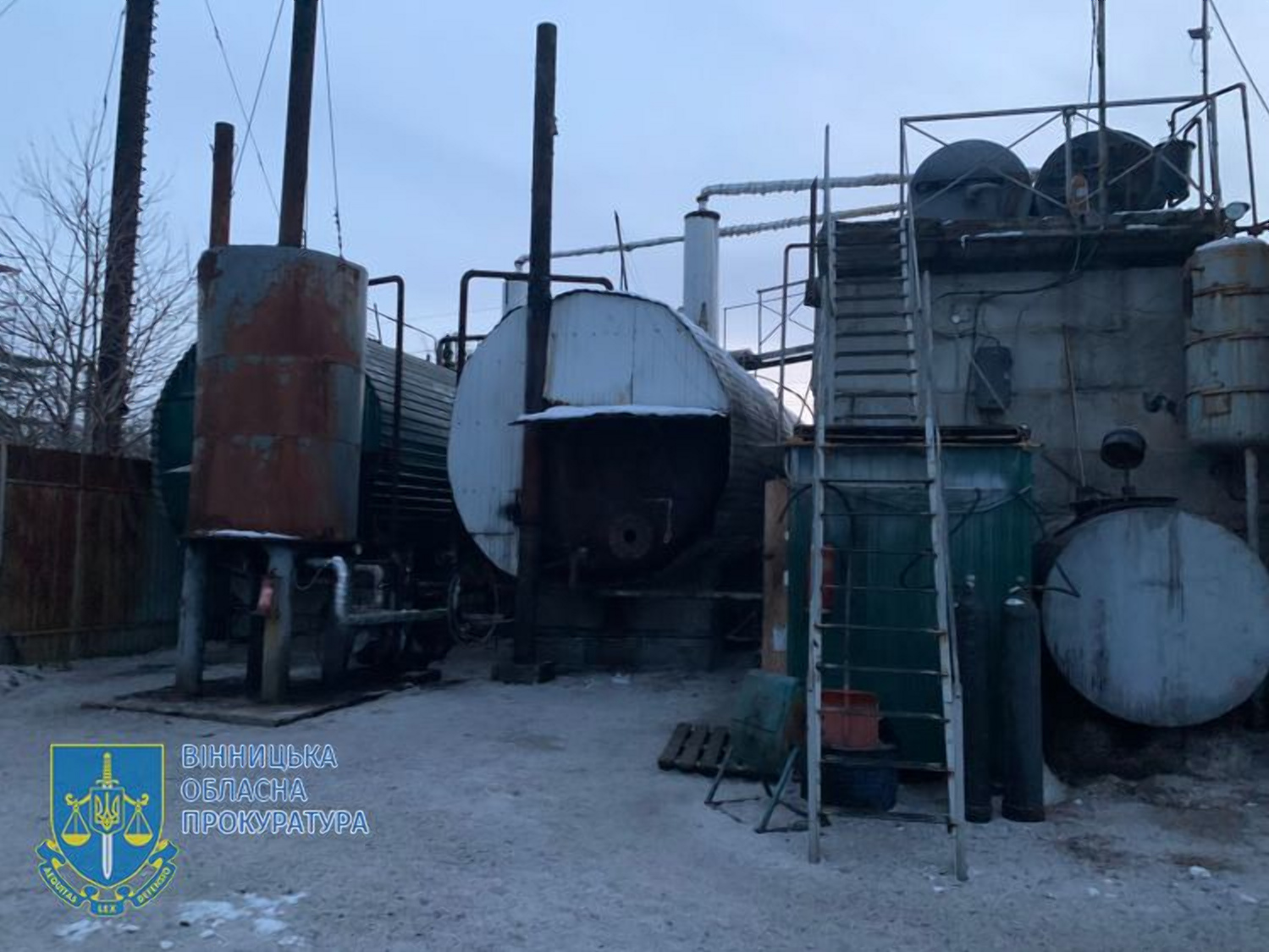 На Вінниччині ліквідували підпільний цех із виробництва дизеля