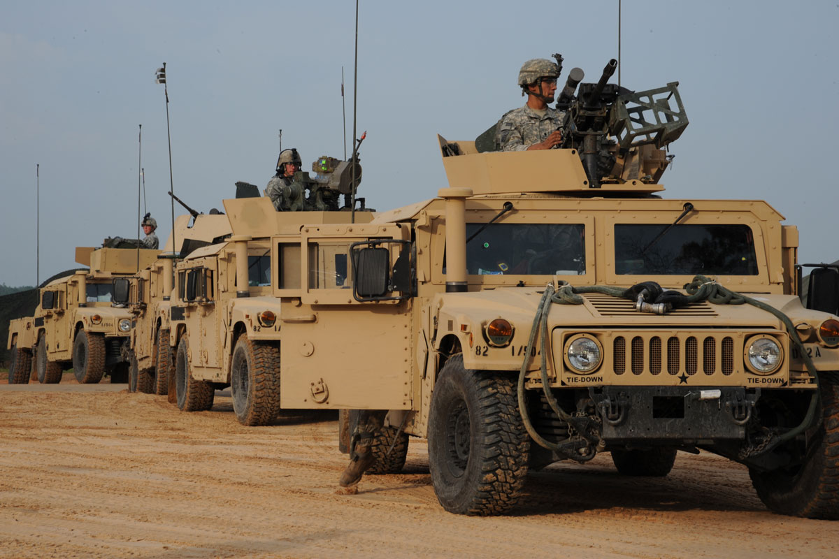 Украина получит от США новые бронеавтомобили Humvee