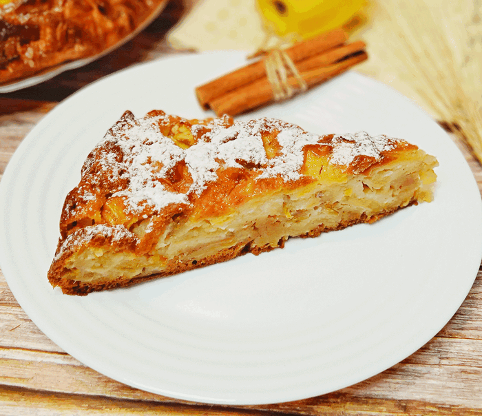 Ароматна шарлотка - рецепт швидкого яблучного пирога на будь-який випадок життя
