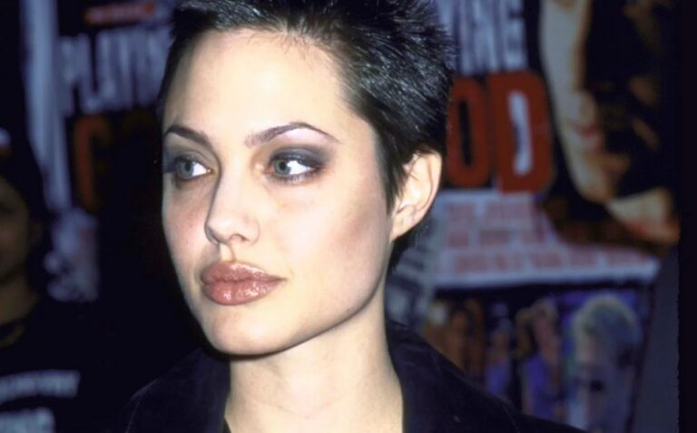 Снова как мальчик: Дочь Анджелины Джоли подстригла “ежик“ и стала копией мамы в 90-х - today.ua