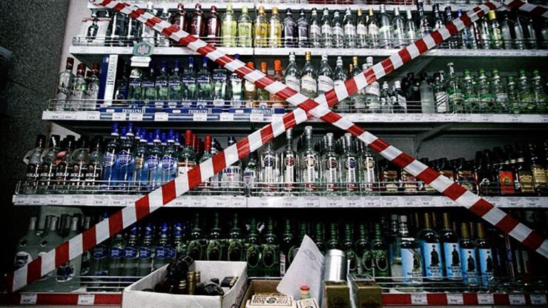 В Киеве хотят запретить продажу алкоголя: что готовят депутаты - today.ua