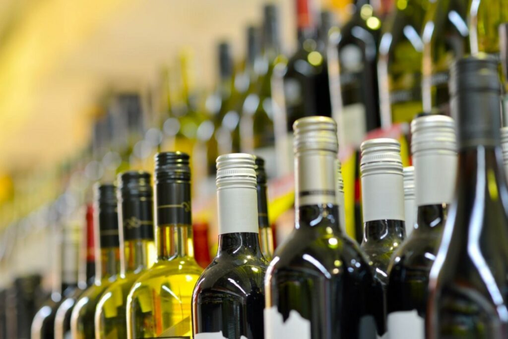 Нові ціни на алкоголь змусять українців стати зовсім непитущими: деталі законопроекту 