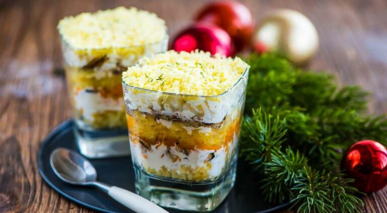 Якщо “Мімоза“ набридла: смачний рецепт салату зі шпротами на Новий рік  - today.ua