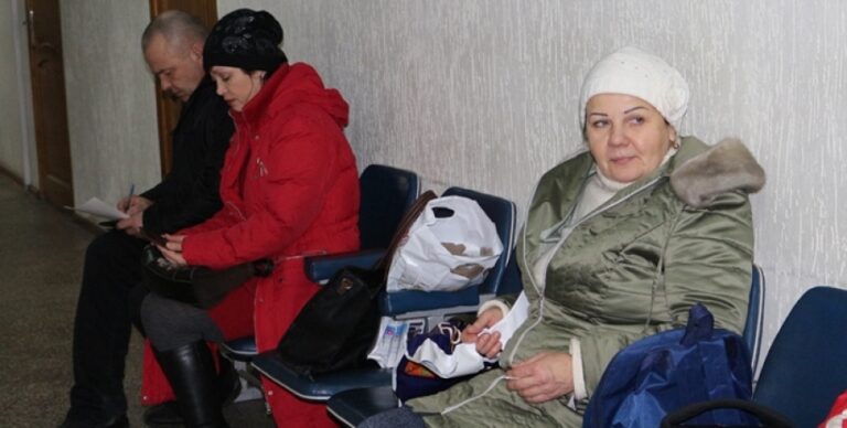 В Україні розпочалася масова перевірка ВПО: кому відмовлять в отриманні щомісячної допомоги  - today.ua
