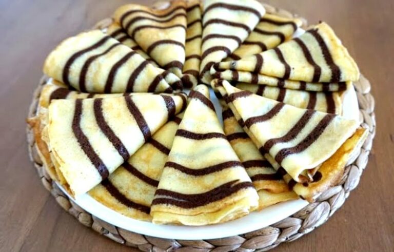 Блины “Паутинка“: как приготовить аппетитный десерт с шоколадным узором на завтрак  - today.ua