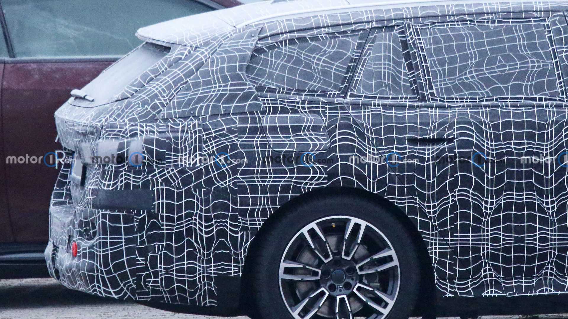 Начались тесты универсала BMW 5 Series нового поколения