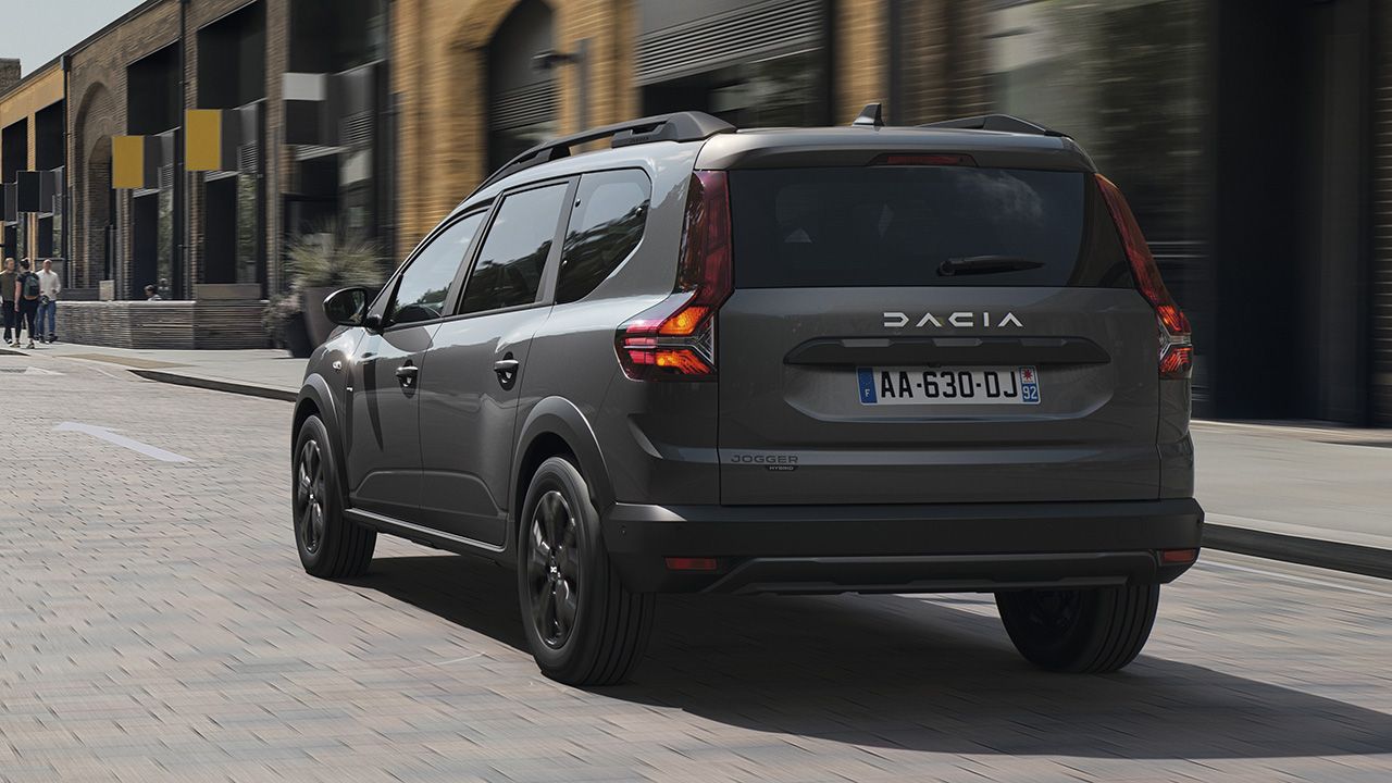 Новый Dacia Jogger Hybrid удивит своей ценой 