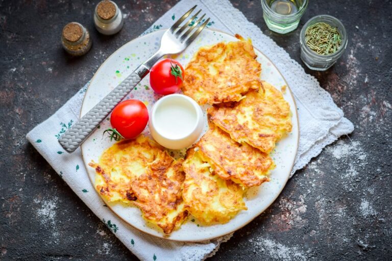 Деруни по-швейцарськи: рецепт смачної та недорогої страви без борошна та яєць - today.ua
