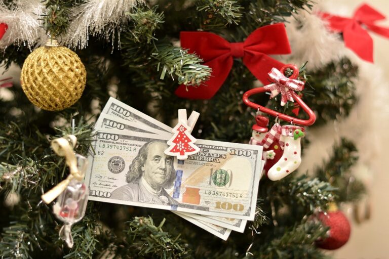Как привлечь деньги в дом: 3 новогодних ритуала для богатства и успеха - today.ua