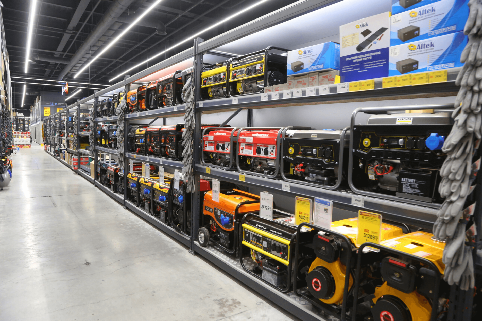 Стало відомо, де в Європі можна купити генератори дешевше, ніж в Україні: скільки коштуватиме доставка