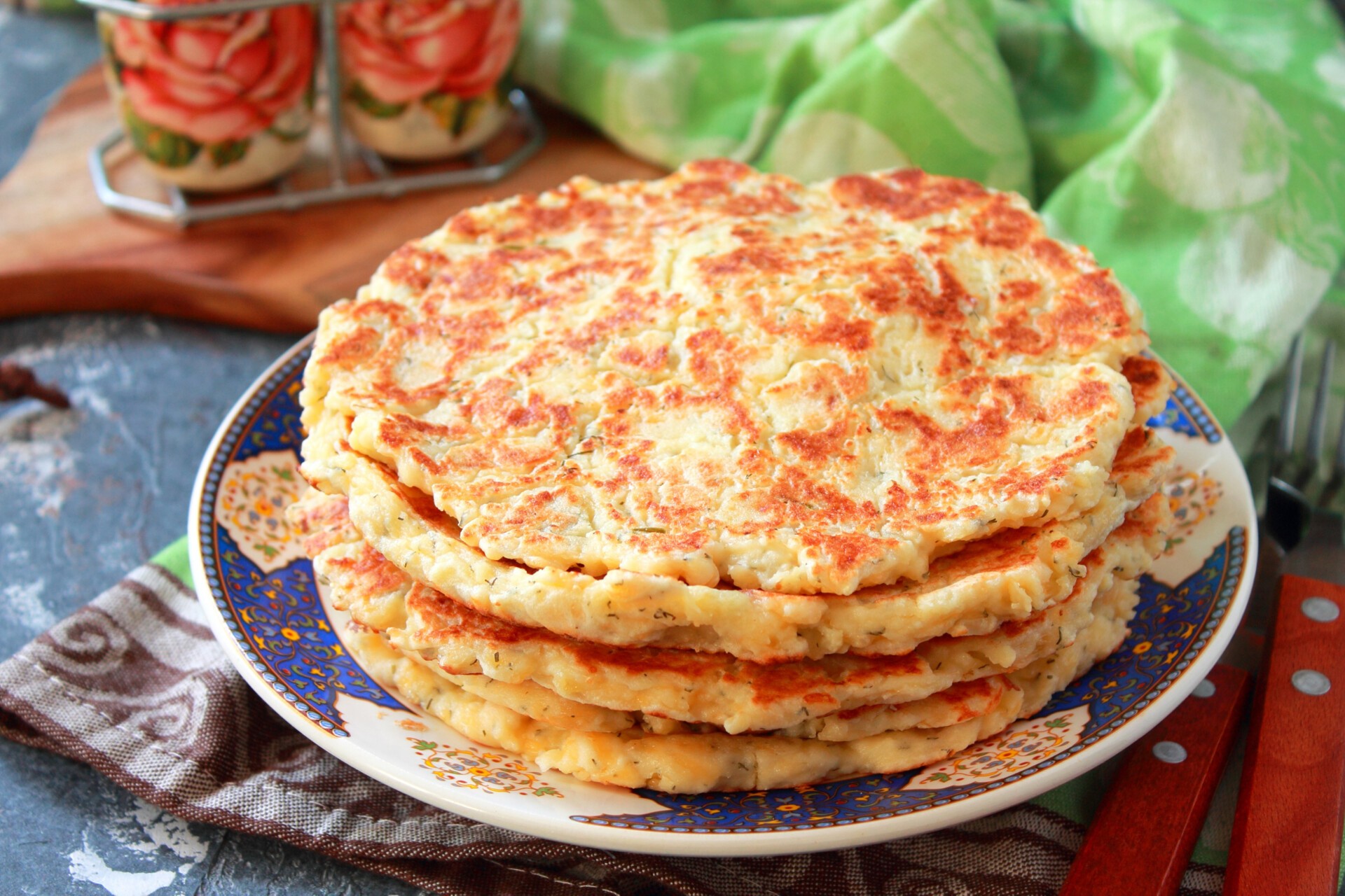 Очень быстрый и вкусный завтрак выходного дня: ленивые хачапури за 10 минут