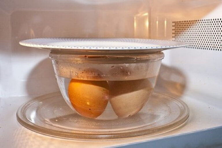 Як зварити яйця в мікрохвильовій печі, щоб вони не лопнули - today.ua