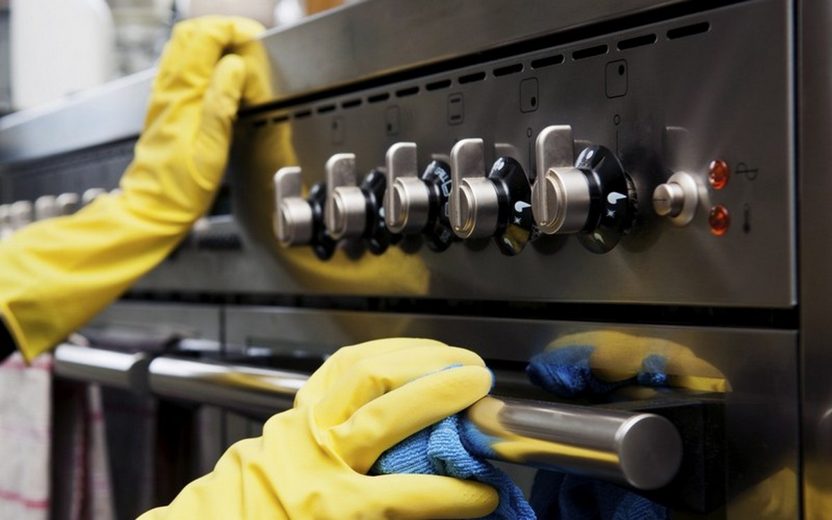 Как отмыть несъемные ручки на плите: 4 дешевых средства помогут даже против старого жира