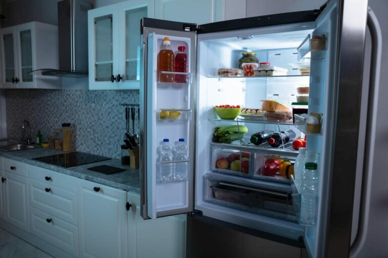 Как продлить работу холодильника во время отключений электроэнергии: полезные советы - today.ua