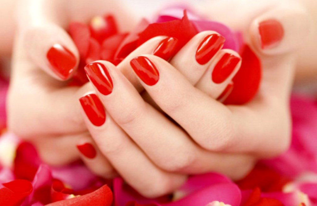 Австралийский маникюр без обрезания кутикулы: как повторить модный бьюти-тренд зимы 2023 - today.ua