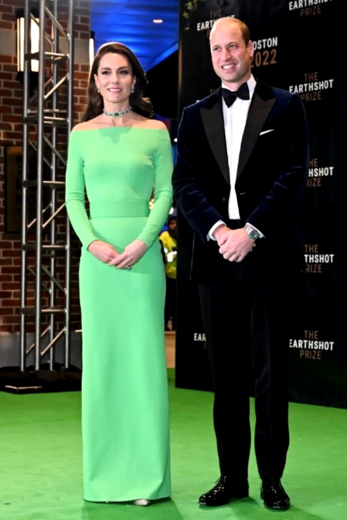 В зеленом платье и изумрудах: Кейт Миддлтон повторила культовый образ принцессы Дианы