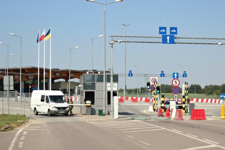 Молдова спростила правила в'їзду для українців: які вимоги діятимуть до 1 лютого 2023 року - today.ua