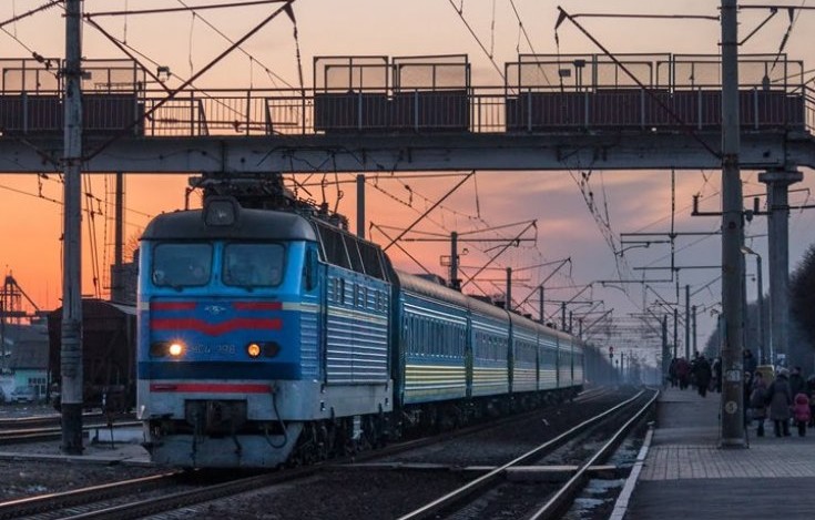 Укрзализныця назначила дополнительные поезда на новогодние праздники: расписание рейсов