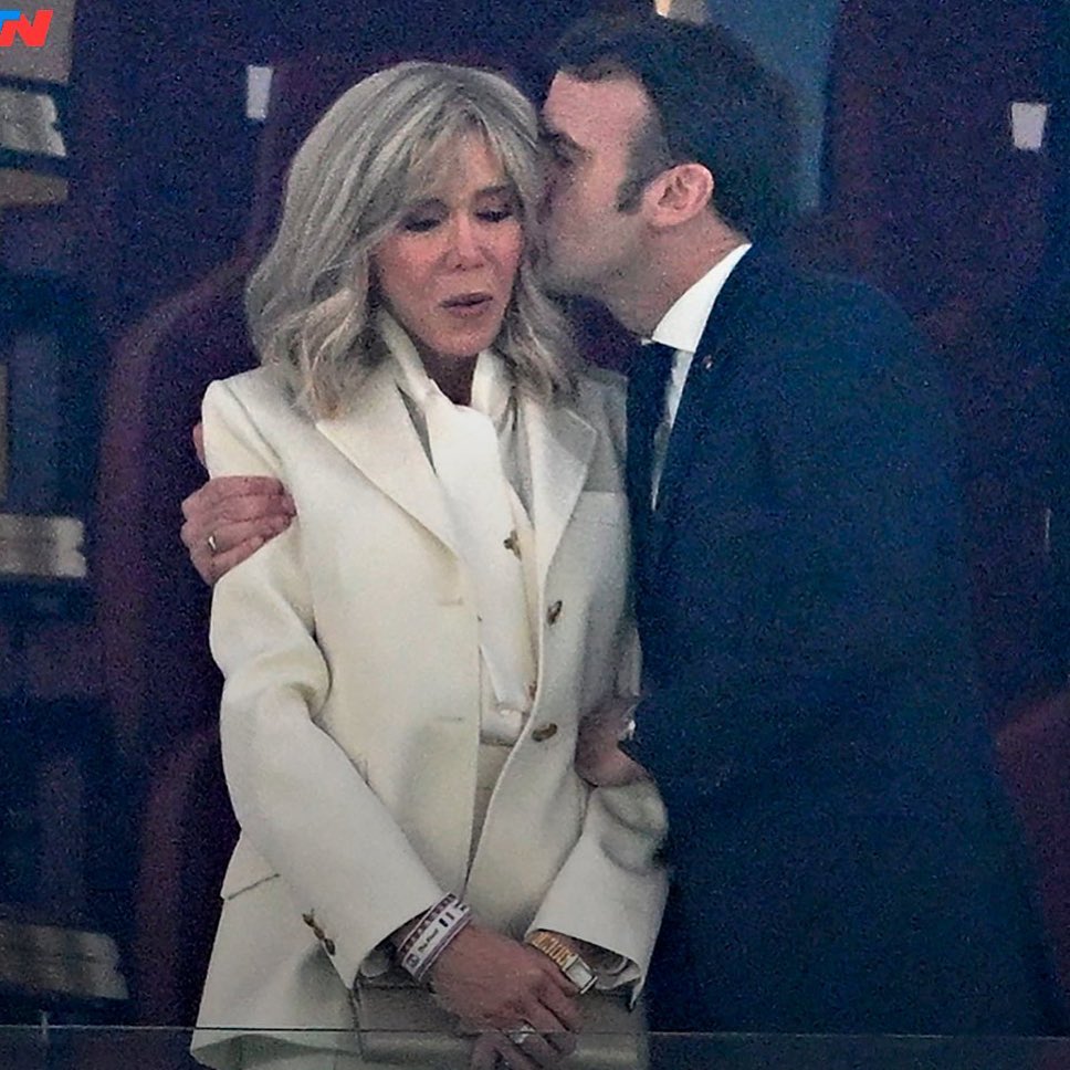 Кремовий костюм та блуза з бантом: 69-річна Бріжит Макрон з'явилася на фіналі ЧС 2022 - today.ua