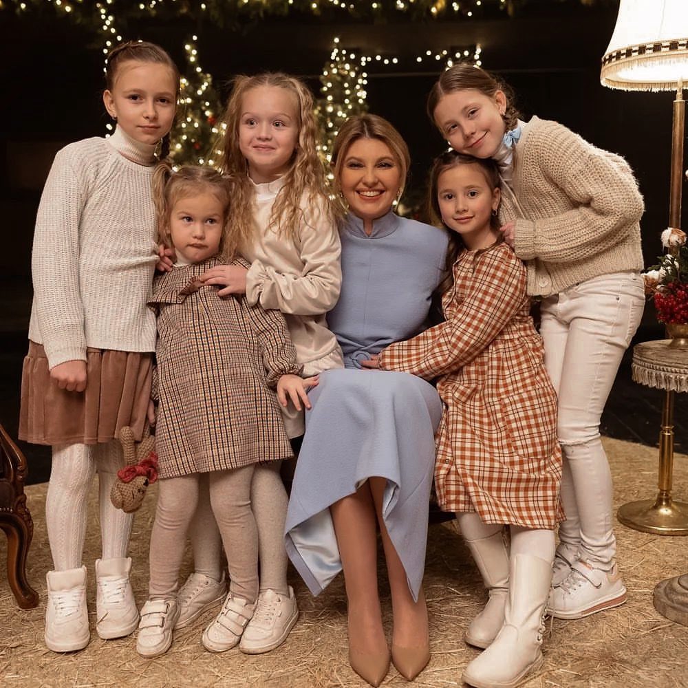 Елена Зеленская в роскошном голубом платье снялась в новогоднем шоу и рассказала о главной традиции в семье президента - today.ua