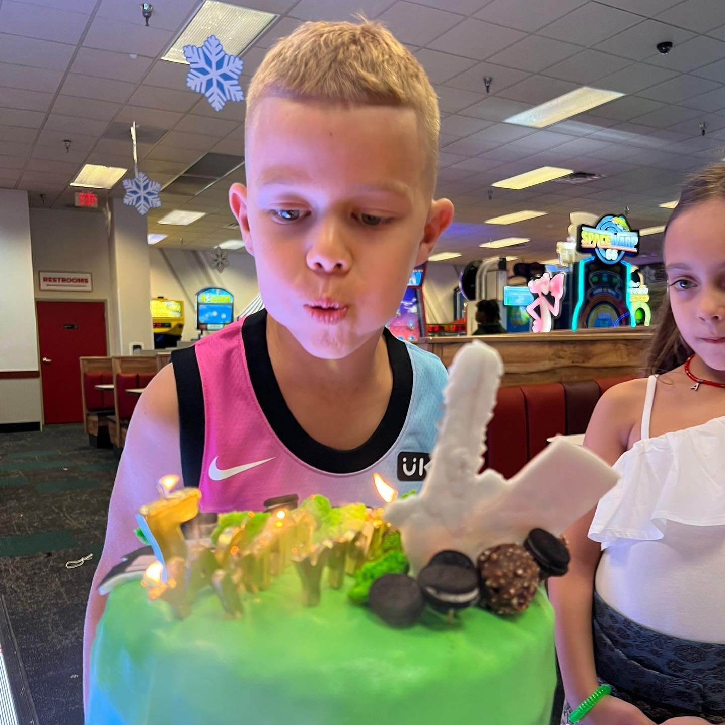 Влад Яма показав, як відзначив 7-й день народження сина у США - today.ua