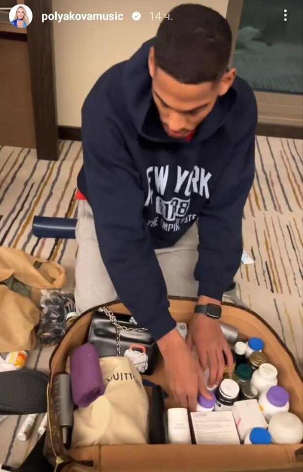 Люди, что этот мальчик делает!: Оля Полякова показала, чем занималась в отеле с молодым брюнетом - today.ua