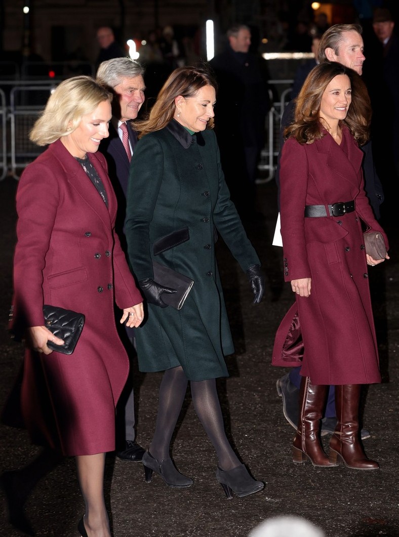 Дві красиві сестрички: Піппа та Кейт Міддлтон у бордових пальто здійснили рідкісний вихід разом
