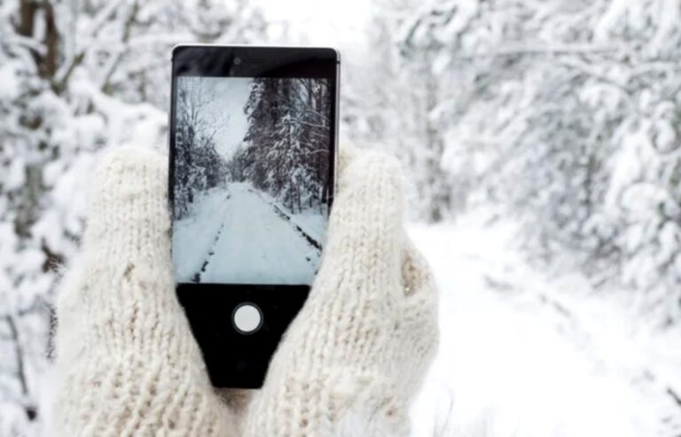 Чому смартфон швидше розряджається на морозі: як захистити гаджет від переохолодження - today.ua