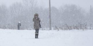 Україну накриють дощі та снігопади у середині тижня: синоптики розповіли, коли прийде потепління - today.ua