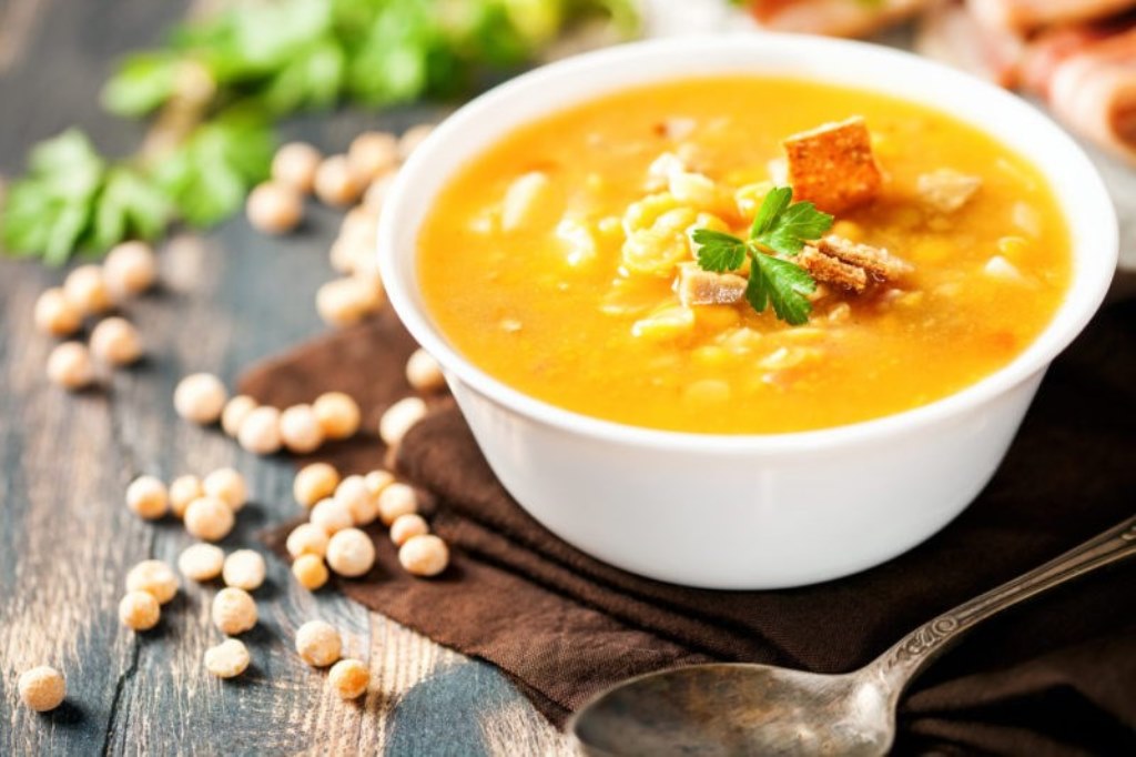 Гороховый суп с копченой курицей: самый вкусный рецепт первого блюда на обед 