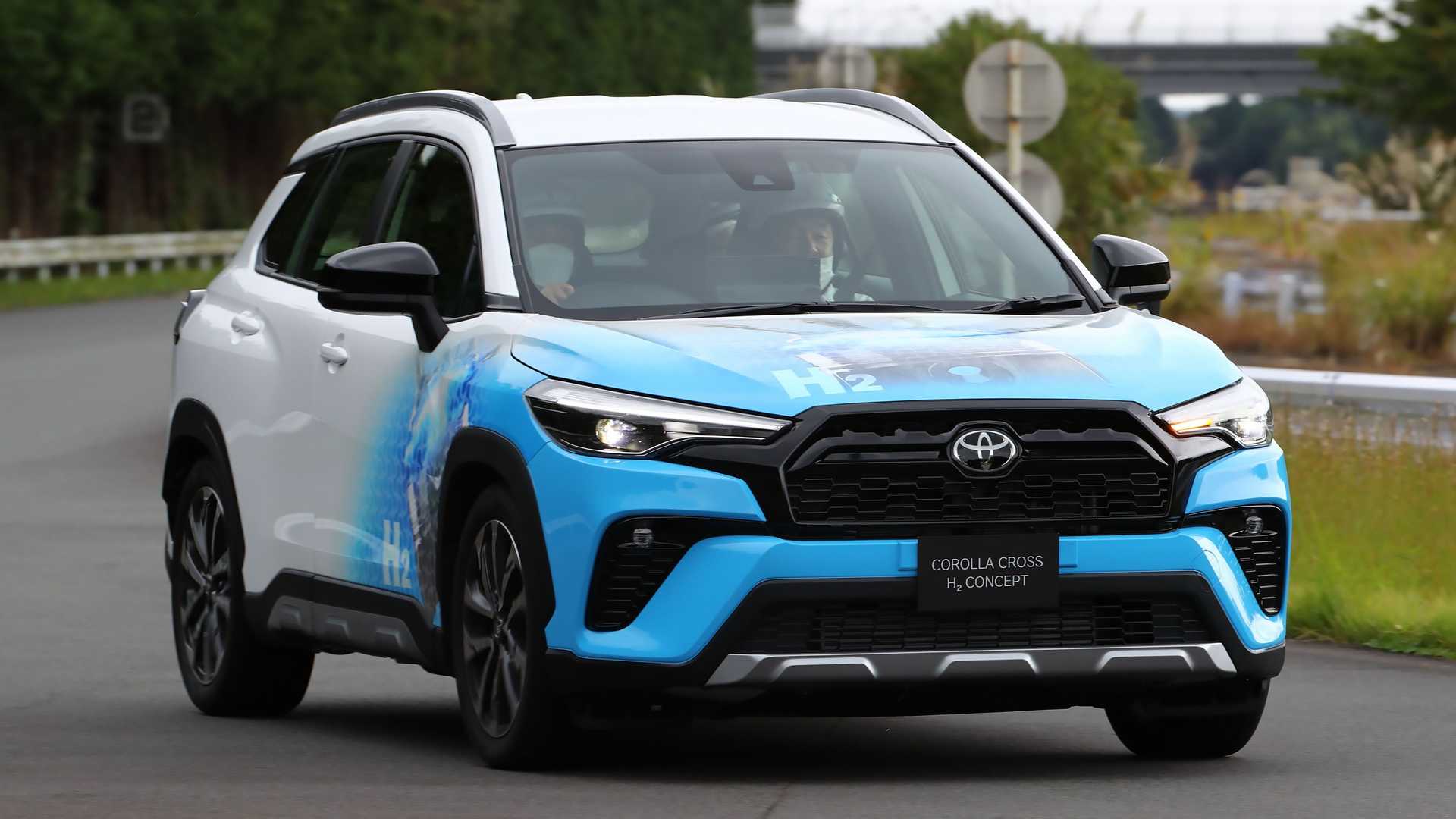 Toyota показала Corolla Cross с водородным двигателем