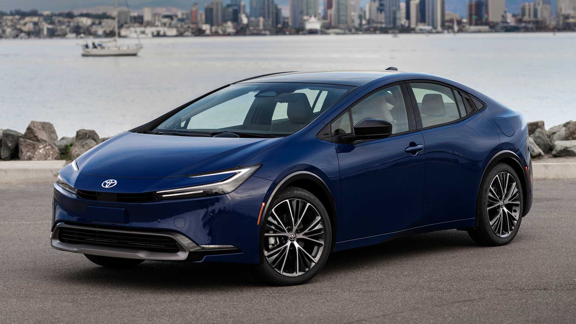 Чем удивит Toyota в 2023 году: подробности