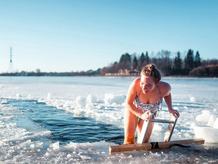 Сніг - до врожаю, сонце - спекотного літа: шість найвідоміших народних прикмет на Водохреще - today.ua