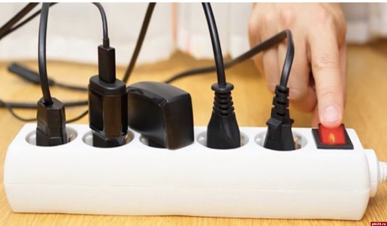 Какие бытовые приборы нужно отключать из сети перед сном, чтобы сэкономить электроэнергию
