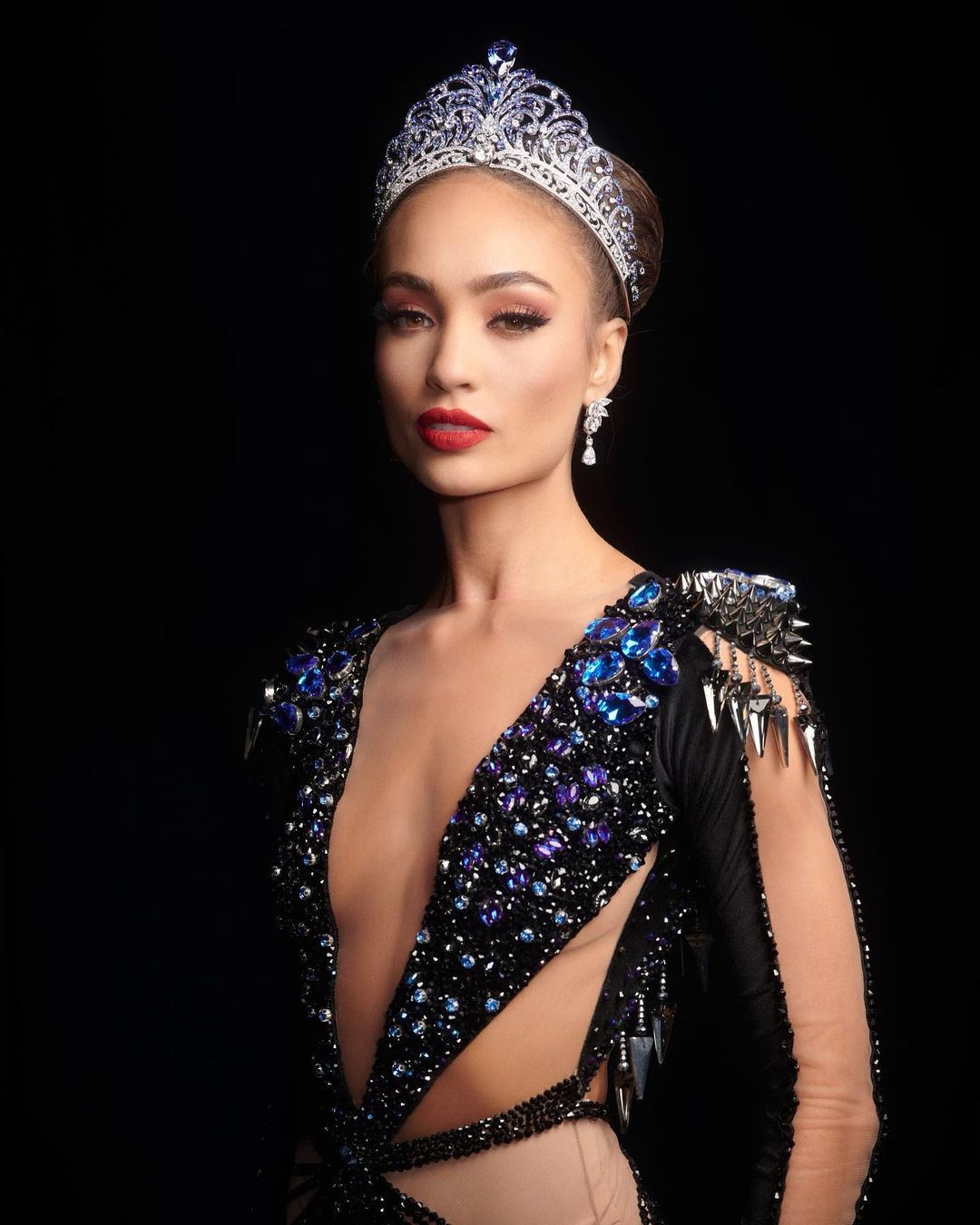 “Міс Всесвіт 2022“без макіяжу: як у реальному житті виглядає переможниця конкурсу