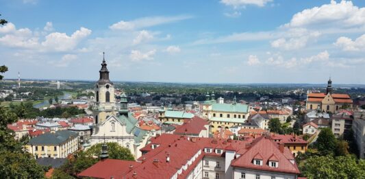 В Польше раздадут бесплатное жилье украинским беженцам: что известно - today.ua