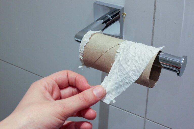 Держимся: туалетная бумага станет дорогим удовольствием для украинцев  - today.ua