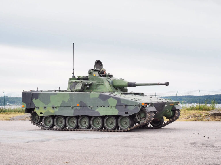 Бригада ВСУ будет вооружена шведскими БМП CV90 - today.ua