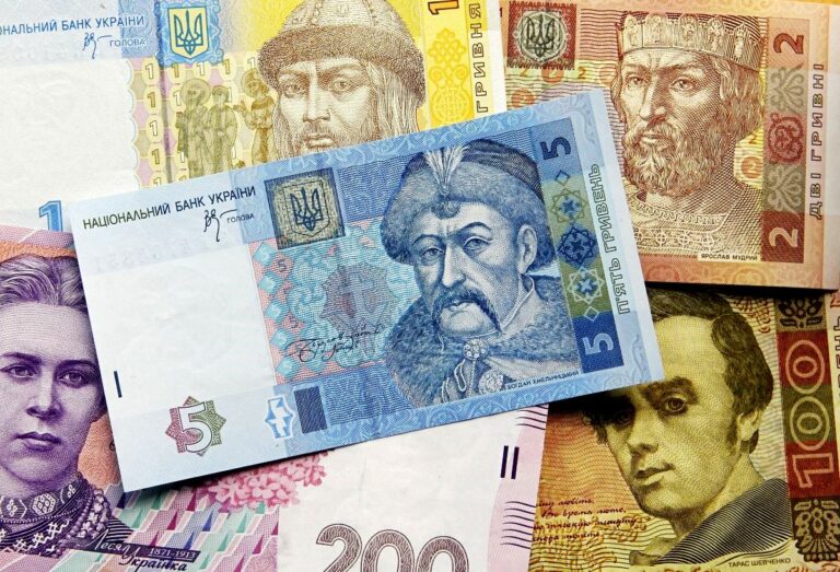 В Україні браковану купюру номіналом 5 гривень продають за 667 доларів - today.ua